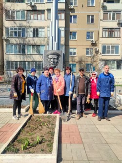 Весенний субботник прошел в избирательном округе №14 